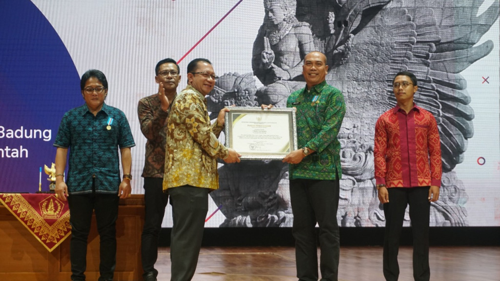 Pertama di Indonesia ! BUMDesa Gentha Persada Tibubeneng Salurkan Pembiayaan UMI